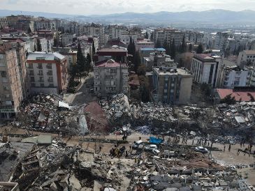 Un terremoto de magnitud 7.8 sacudió la mañana del lunes Turquía y Siria. EFE / N. Savas