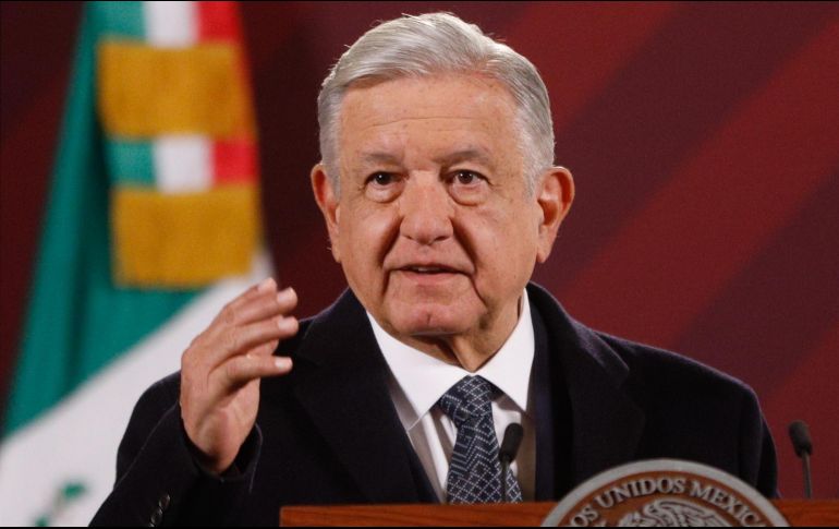 López Obrador también señaló que su administración ya está ordenando la situación de los aeropuertos, pues menciona que se saturó el AICM. EFE / ARCHIVO