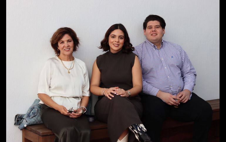 María Teresa Barba, María José Ochoa y Salvador López. GENTE BIEN JALISCO/Christian Pérez