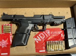 El arma se denomina en Latinoamérica “matapolicías” porque puede perforar algunos tipos de chalecos antibalas. ESPECIAL/Policía de Guadalajara