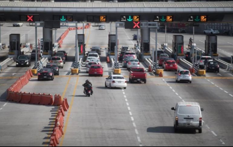 Automovilistas de la autopista México-Toluca se sorprendieron por el aumento en el peaje. SUN