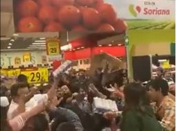 La tienda puso en oferta el huevo y los clientes enloquecieron. ESPECIAL