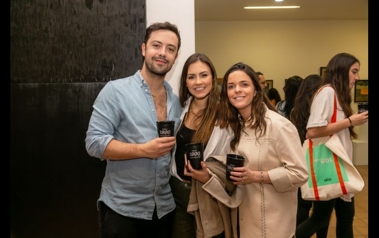 Patricio Garay, Montserrat Hogaza y Regina Pérez. GENTE BIEN JALISCO/Jorge Soltero