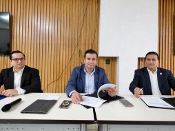 La firma del convenio fue encabezada por el Secretario de Desarrollo Económico, Luis Roberto Arechederra; el presidente de la ACOEO, Jorge Santoyo y por la Agencia de Energía, el encargado del Despacho Víctor Cervantes Servín. ESPECIAL