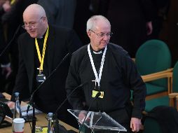 El arzobispo de Canterbury, Justin Welby, (d) durante su participación en el Sínodo general de la Iglesia de Inglaterra. EFE/A. Rain