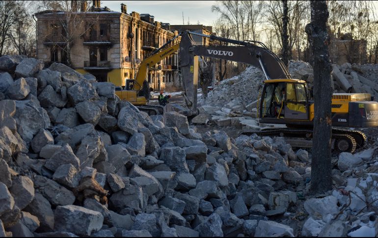 Las labores de rescate todavía continúan y la causa del estallido está siendo investigada por expertos. EFE/O. Petrastuk