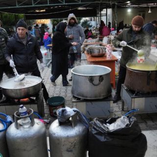 Muchos sirios ya desplazados tienen que desplazarse otra vez