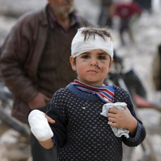 Varios niños salvados tras el sismo en Siria y Turquía, que roza las 24 mil muertes