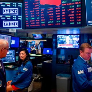 Wall Street cierra en verde y el Dow Jones sube un 0.33%