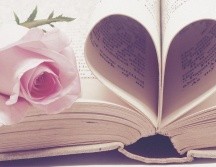 A pesar de lo que los tiempos van cambiando, muchas personas siguen dedicando frases de amor a su enamorado. Pixabay