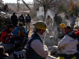 Según datos oficiales, más de 11 mil edificios se vinieron abajo durante los terremotos. EFE/S. Suna