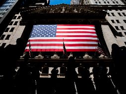 Este martes, todos los sectores iniciaron el día en rojo, con las mayores pérdidas para las empresas de energía, comunicaciones y tecnología. AP/J. Nikhinson