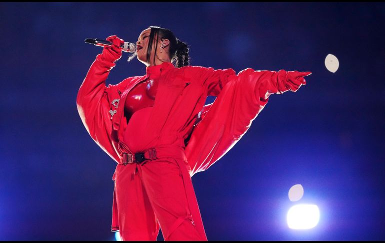 Rihanna regresó a los escenarios para deleite de sus fanáticos. AP/ ARCHIVO