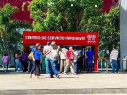 Derechohabientes cudieron al Infonavit para hacer el cambio de su crédito a pesos. EL INFORMADOR/ ARTURO NAVARRO