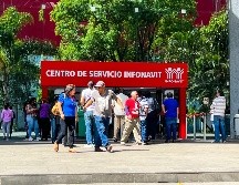 Derechohabientes cudieron al Infonavit para hacer el cambio de su crédito a pesos. EL INFORMADOR/ ARTURO NAVARRO