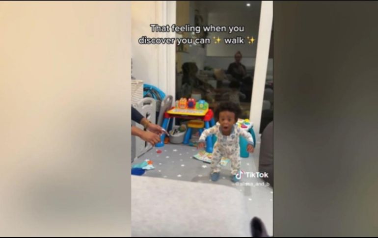 La carita de sorpresa del pequeño enterneció a usuarios de TikTok. ESPECIAL/CAPTURA DE VIDEO