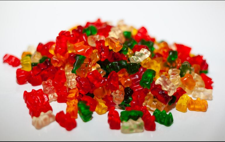 El colorante Rojo Allura AC o E129 es un ingrediente común en dulces, refrescos, productos lácteos y algunos cereales. ESPECIAL / Unsplash