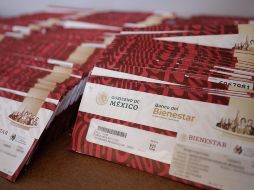 Si en la plataforma se te ha notificado que recibirás tu beca mediante depósito a cuenta en una tarjeta del Banco del Bienestar significa que deberás cambiar tu tarjeta por una del Banco del Bienestar para seguir recibiendo el beneficio. EL INFORMADOR / ARCHIVO