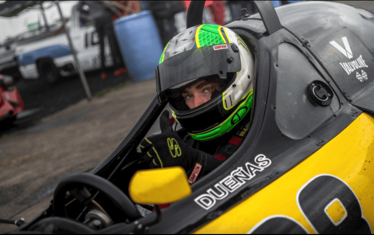 El piloto local Leonardo Dueñas corre en la primera fecha doble de la FVEE México 2023, dentro del certamen Súper Turismos Tapatíos. ESPECIAL