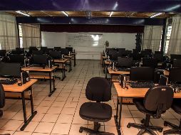 Se busca que maestros jubilados se ofrezcan de manera voluntaria a dar clases de manera personalizada a los menores que deben permanecer en casa. EL INFORMADOR/ARCHIVO