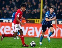 David Neres aprovechó un error defensivo para marcar el 2-0 con un tiro rasante. EFE/S. Lecoq