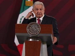En Palacio Nacional, López Obrador denunció que en el periodo neoliberal se privatizaron playas 