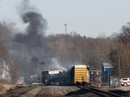 Un tren de carga que transportaba productos químicos peligrosos descarrila en East Palestine, Ohio. DUSTIN FRANZ / GETTY IMAGES