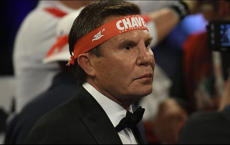 Uno de los rasgos que inmortalizó a Julio César Chávez fue la característica cinta roja que llevaba en la cabeza en sus enfrentamientos. IMAGO7 / ARCHIVO