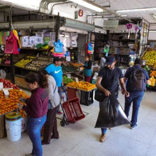 Avanza economía mexicana en enero, liga dos meses al alza