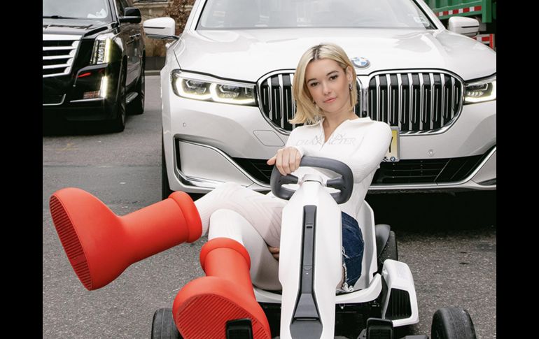 Dibujos animados del pasado, la inspiración detrás de las Big Red Boots. MSCHF/ GARRETT BRUCE