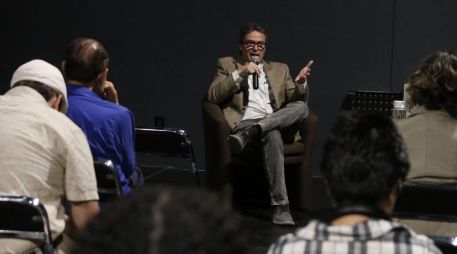 Petersen Farah destacó la importancia de la narrativa de los sucesos al transformarlos en noticia; dijo que “las historias que merecen ser contadas, lo que merecen es ser bien contadas