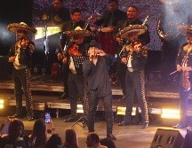El intérprete deleitó a su público jalisciense con su actual gira 