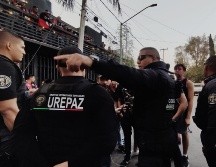 Elementos de Policía de Guadalajara tuvieron que intervenir para que no pasara a mayores. Twitter/@@PoliciaGDL