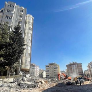 Las advertencias ignoradas sobre un lujoso edificio turco que se derrumbó