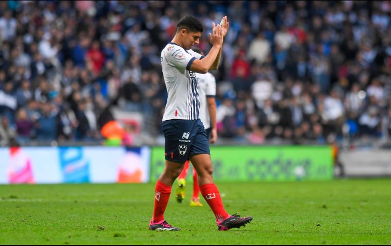 Cerca del final del partido, Víctor Guzmán disputó el balón con Édgar Méndez, de Necaxa, por lo que se le rompió la camiseta, la cual tuvo que cambiar. IMAGO7