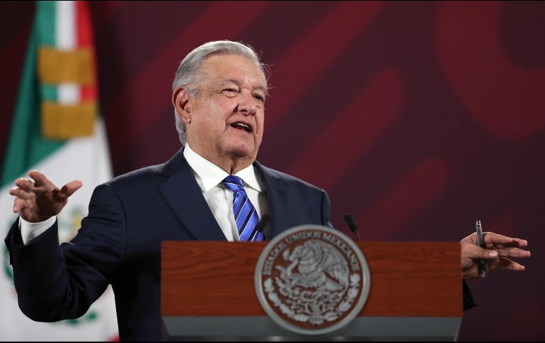 De nueva cuenta, López Obrador arremete contra Loret de Mola en su conferencia de prensa matutina. EFE/S. Gutiérrez