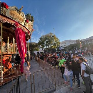 Visitan carrusel más de 20 mil en GDLuz y mejora derrama económica
