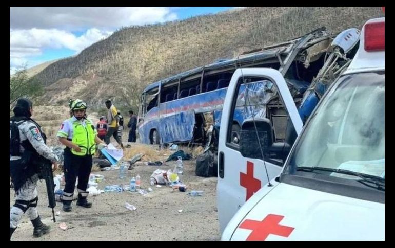 Quince de los 45 pasajeros murieron en el sitio del accidente y otros dos fallecieron en un hospital. ESPECIAL