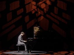 El joven pianista, Marcos Castilla, formará parte del proyecto musical de Antonio Banderas. EFE/J.Zapata