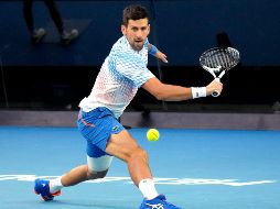 NOVAK DJOKOVIC. Dentro de una semana, el balcánico de 35 años, será el tenista, masculino y femenino, con mayor número de semanas en el primer lugar de un ranking. AP / ARCHIVO