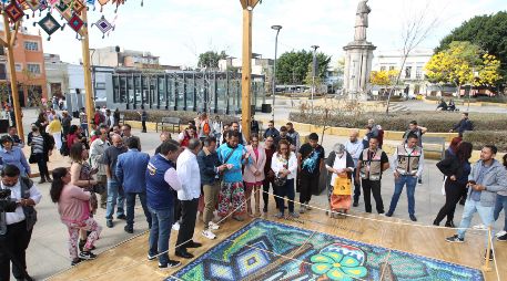 La decoración tiene por objetivo que turistas y visitantes recorran todo el Centro Histórico de Guadalajara y no sólo la cruz de plazas. EL INFORMADOR / A. Camacho