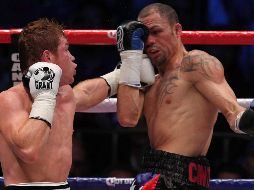 La última vez que Saúl Álvarez peléo en México fue ante Kermit Cintron en la Monumental Plaza de Toros de la Ciudad de México. NTX / ARCHIVO