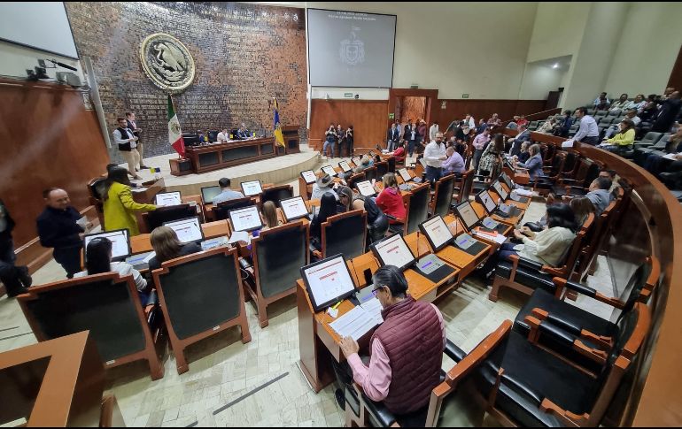 En el Congreso de Jalisco sobran 649 empleados. ARCHIVO