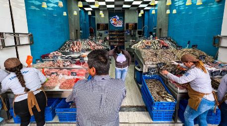 El Mercado del Mar en Zapopan es uno de los lugares favoritos para comprar pescados y mariscos a buen precio. EL INFORMADOR/ ARTURO NAVARRO