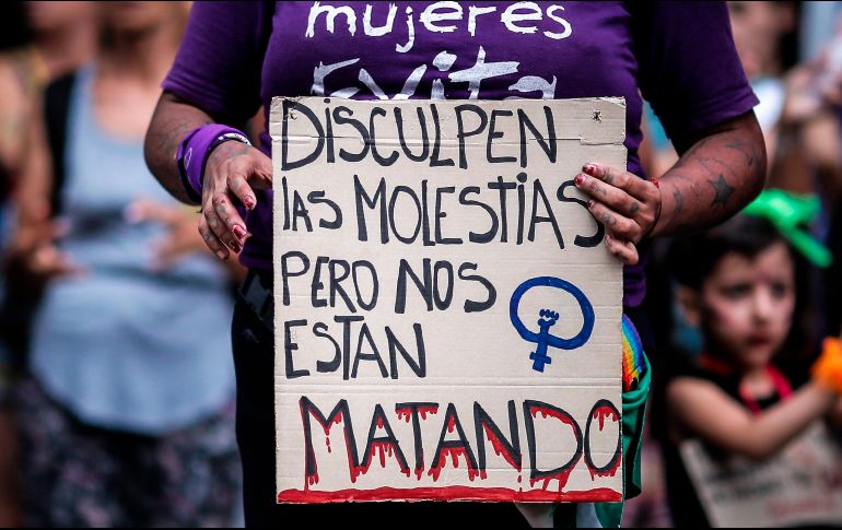 A nivel nacional continúan manifestándose grupos de mujeres exigiendo un alto a la violencia y la búsqueda de justicia. EFE