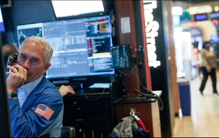 Los únicos sectores que abrieron en rojo fueron el de servicios públicos, el sanitario y el financiero. AP/S. Wenig