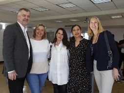 Gerardo Enkerlin, Astrid Howe, Liana Cerati, Ale Partida y Heike Von Der Heyde. GENTE BIEN JALISCO/Claudio Jimeno