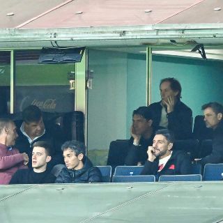 Hay más figuras en los palcos del Azteca que en la cancha