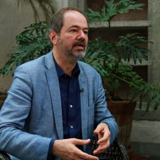 Juan Villoro asegura que "vale la pena luchar por la democracia"