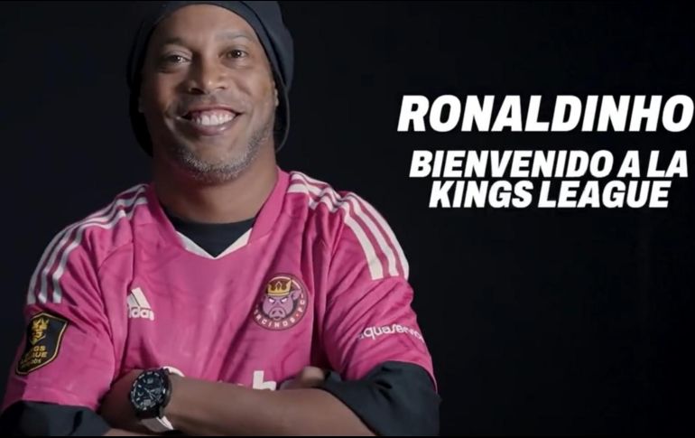 Ronaldinho dejará de lado el retiro y volverá a las canchas de futbol.